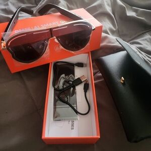 Black Smart Glasses